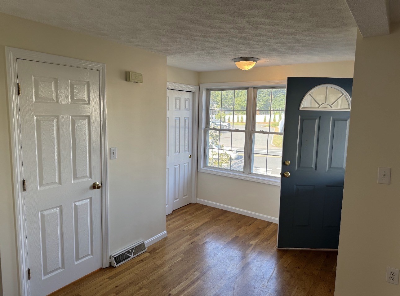 781 Boston Rd Property Photo 12