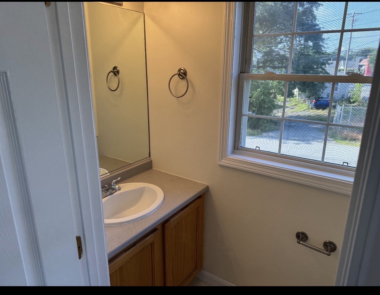 781 Boston Rd Property Photo 13