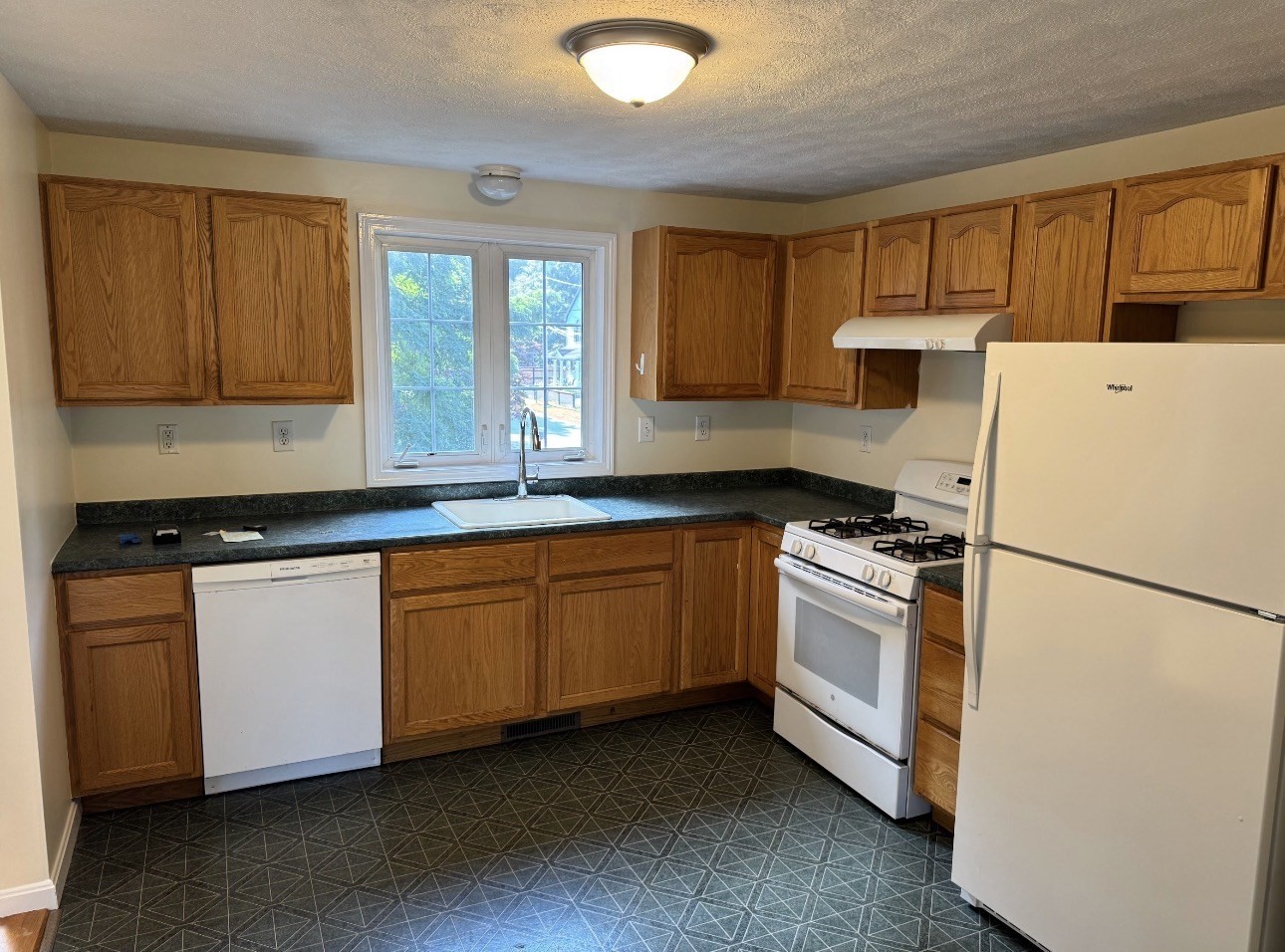 781 Boston Rd Property Photo 17