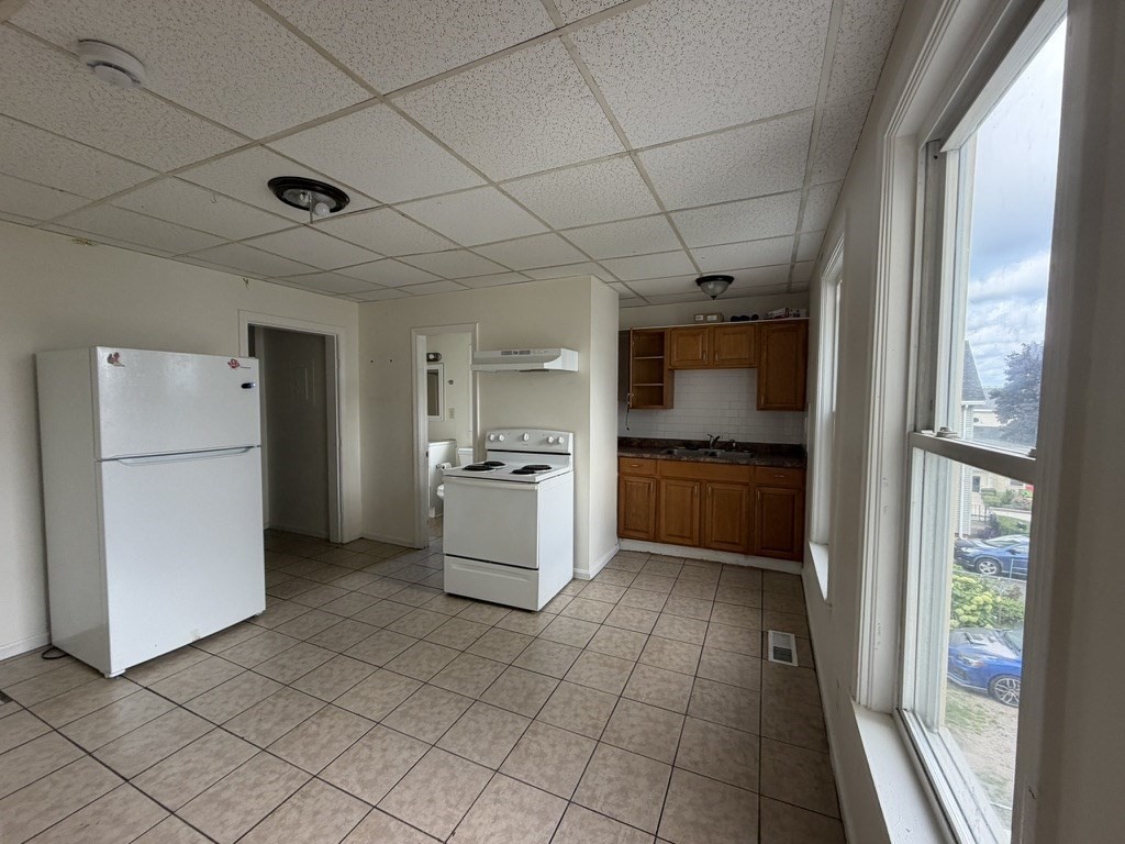 6 Dorchester St Property Photo 13