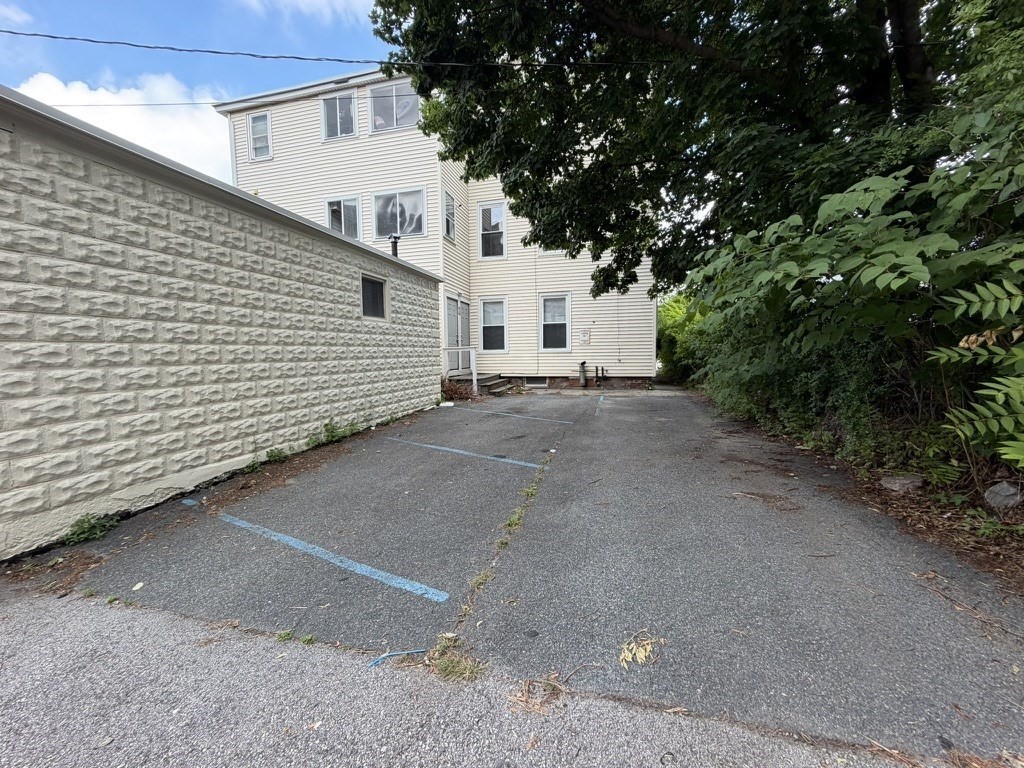 6 Dorchester St Property Photo 16