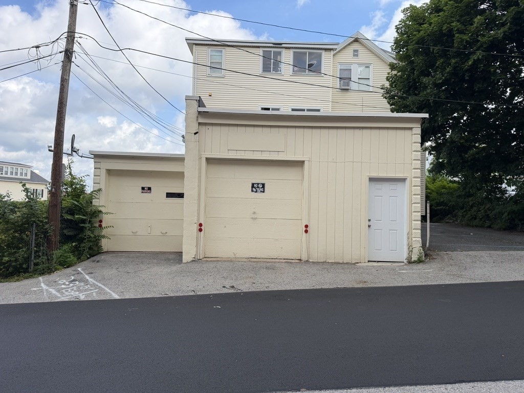 6 Dorchester St Property Photo 18
