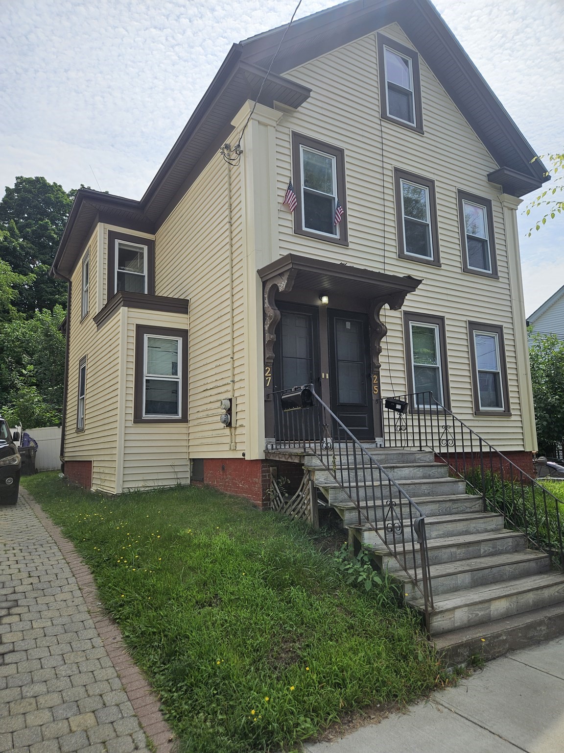 25-27 Auburn St Property Photo 1