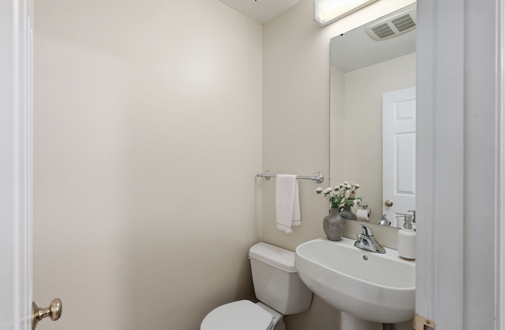 1 Russell Pl # 1 Property Photo 13