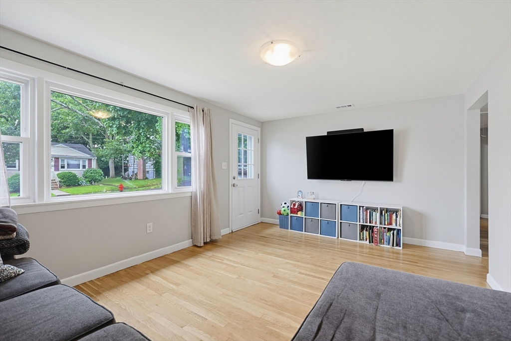 7 Haskell Pl Property Photo 5