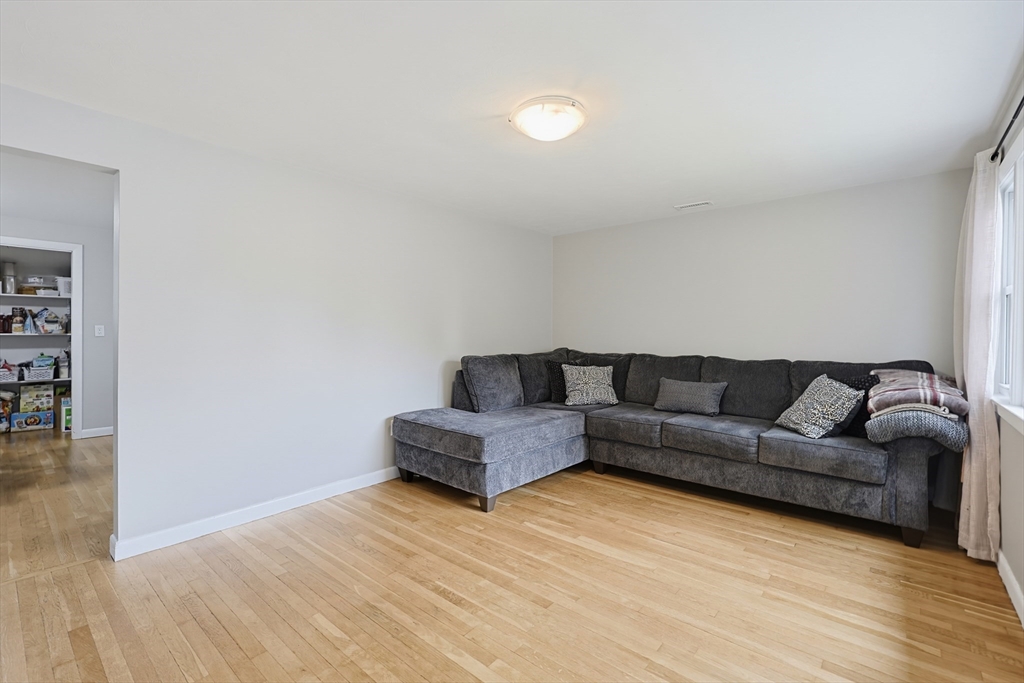 7 Haskell Pl Property Photo 6