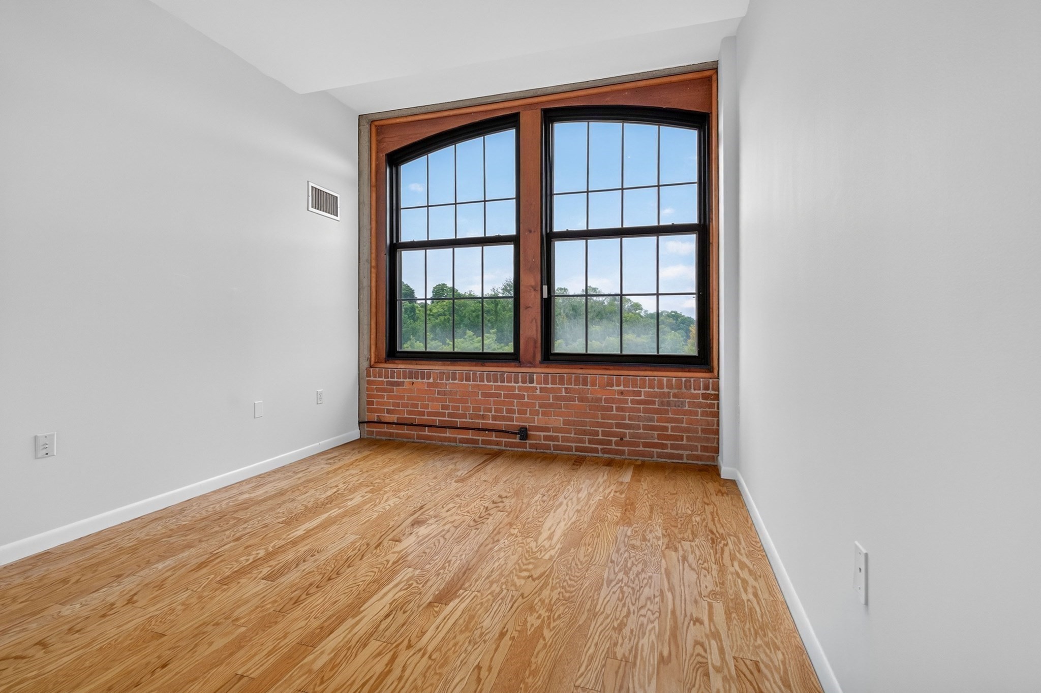 1243 Adams Street # 303 Property Photo 14