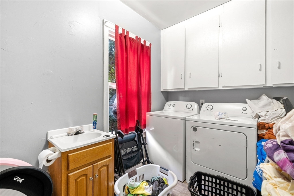 27 Henry St Property Photo 16