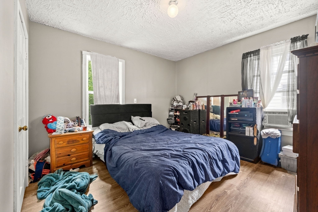 27 Henry St Property Photo 17