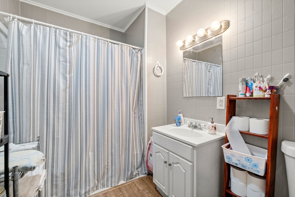 27 Henry St Property Photo 20