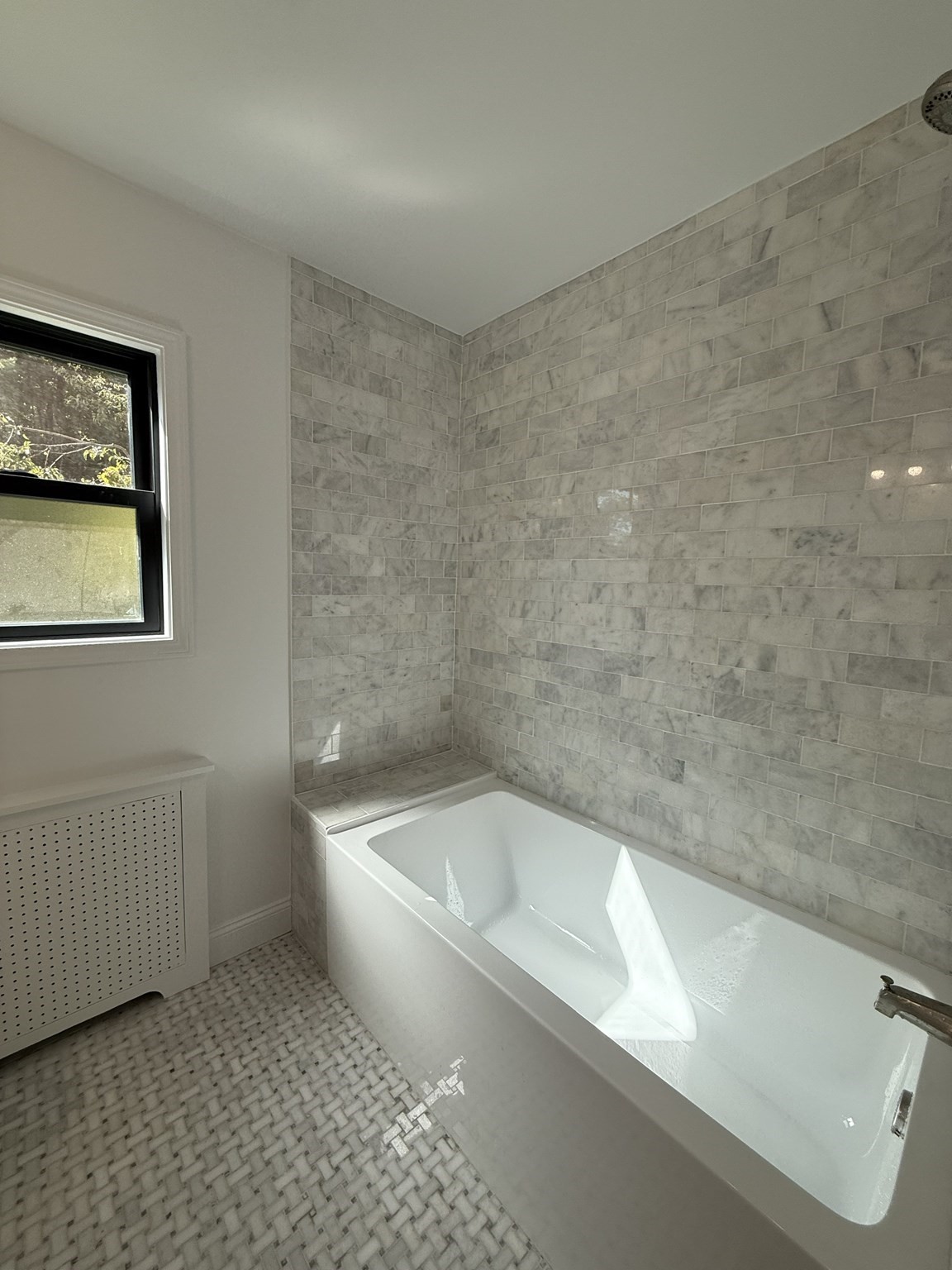 10 Newton Ave Property Photo 8