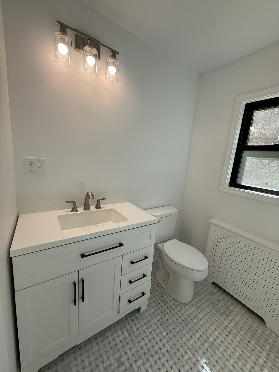 10 Newton Ave Property Photo 9