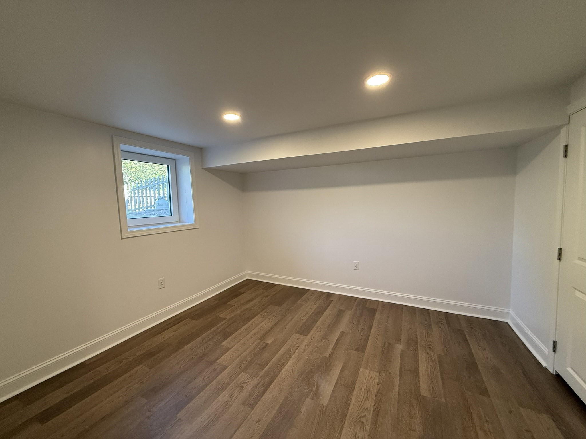 10 Newton Ave Property Photo 12