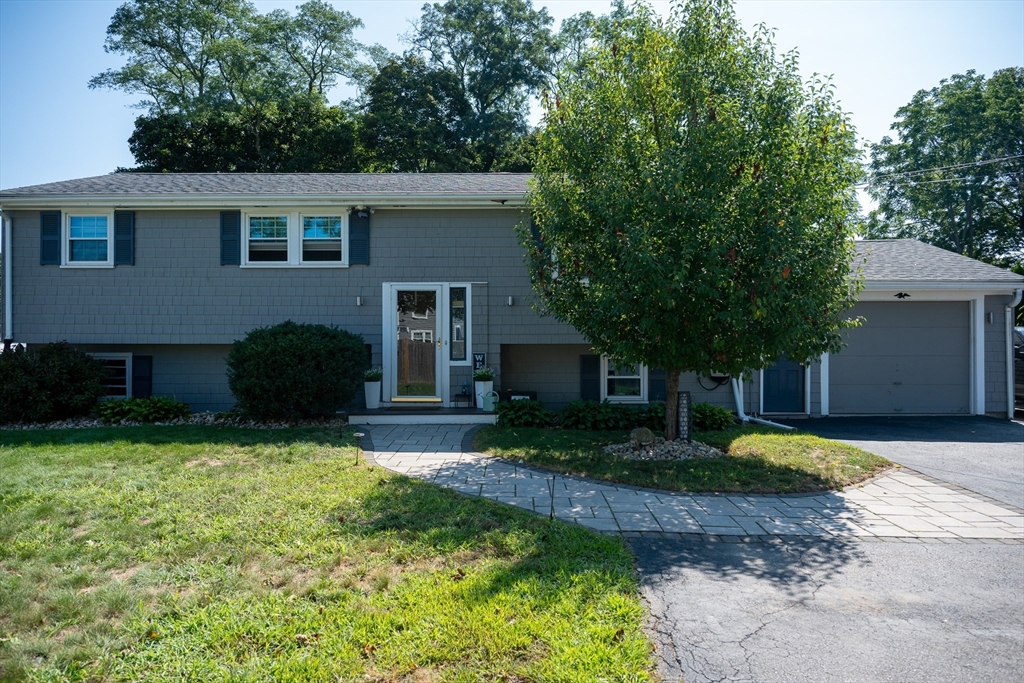 156 Oak St Property Photo 1