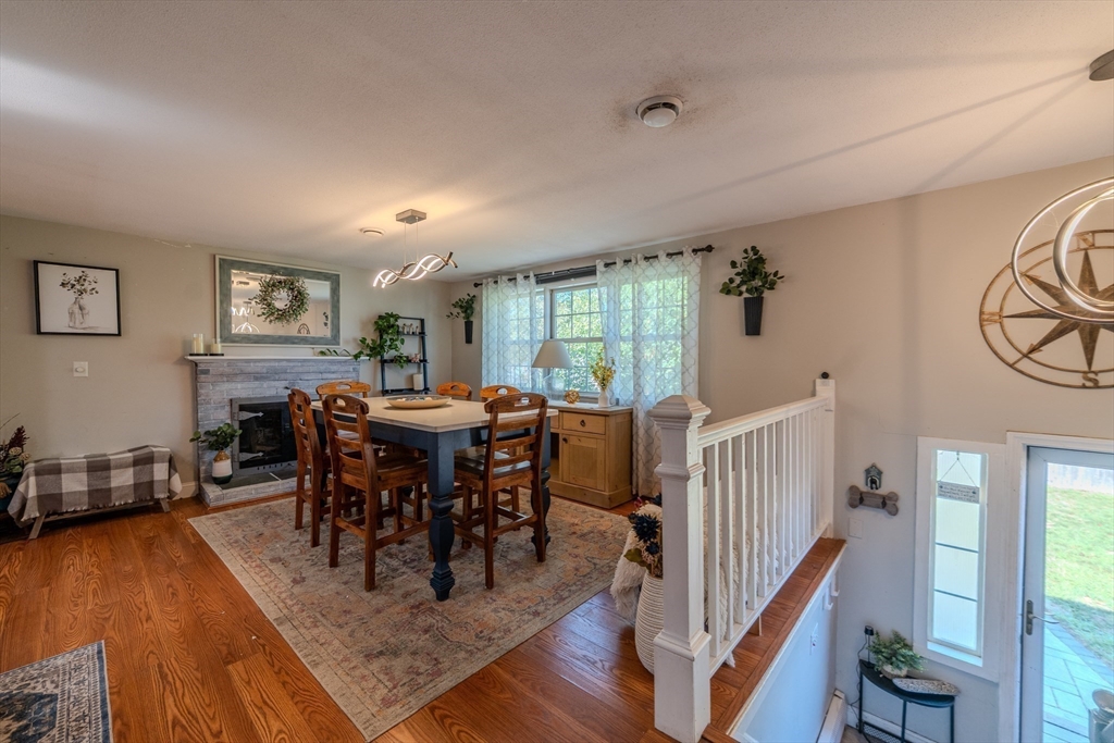 156 Oak St Property Photo 8