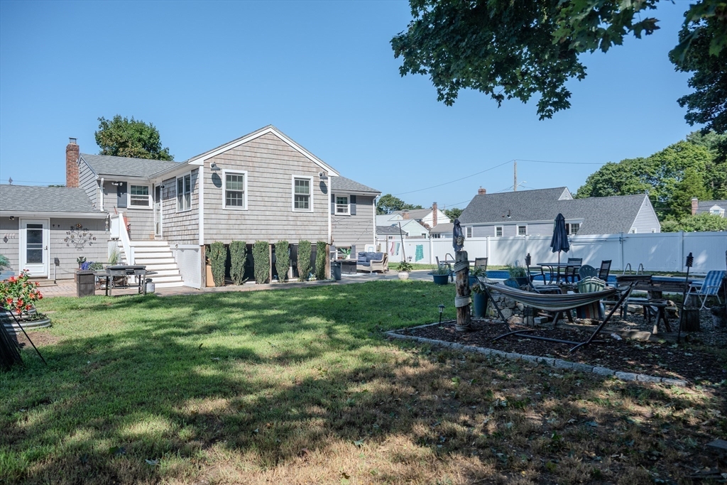 156 Oak St Property Photo 27