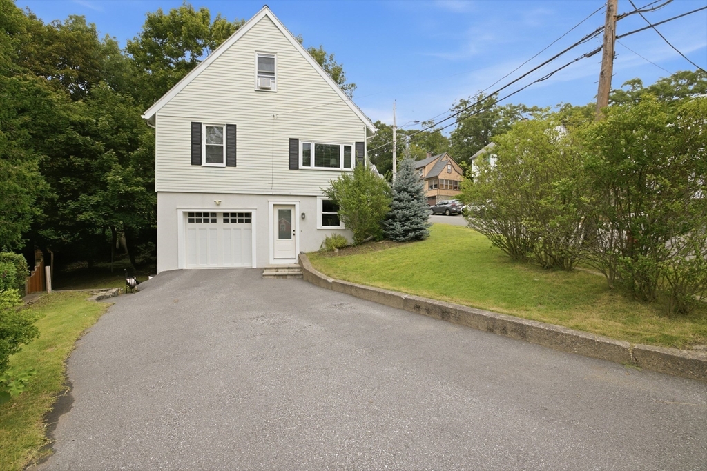 76 Woodland Rd Property Photo 8