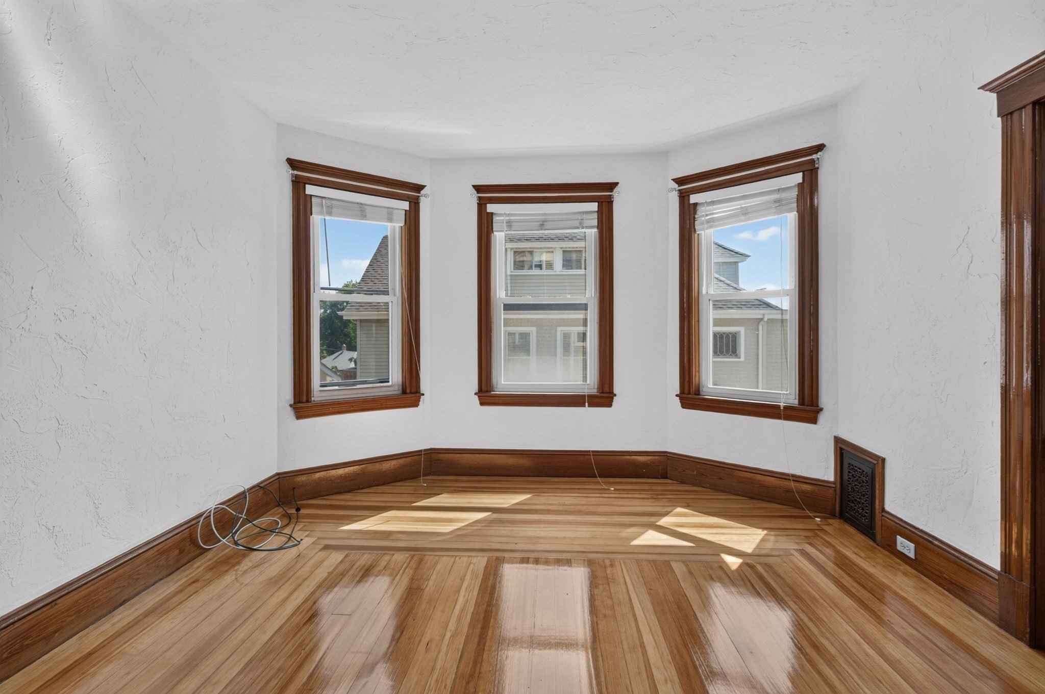 16 Bedford St Property Photo 7