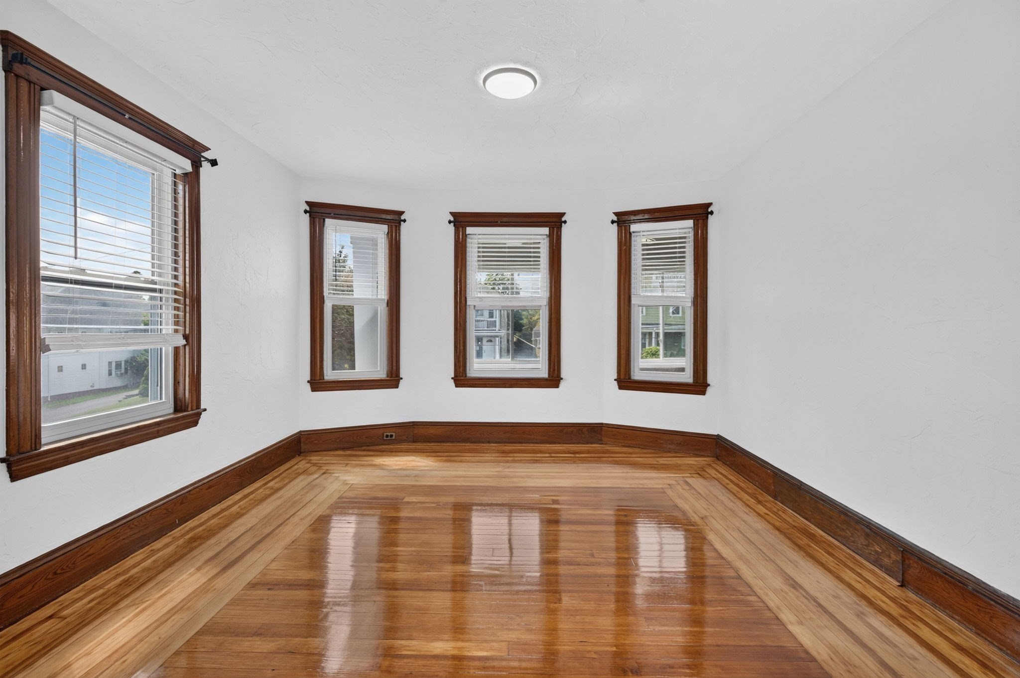 16 Bedford St Property Photo 8