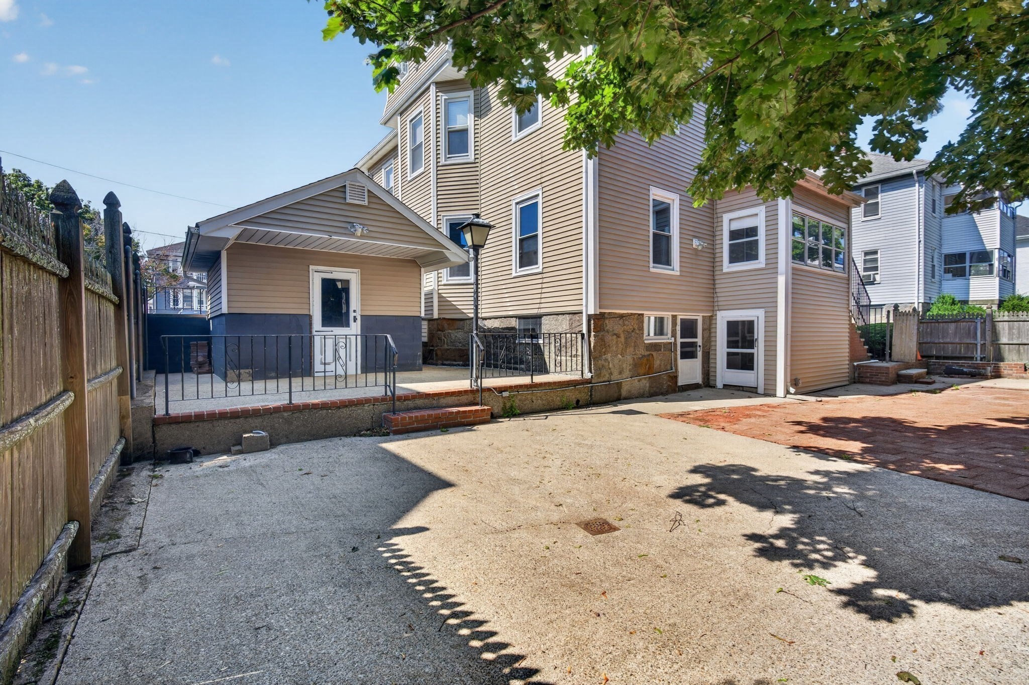 16 Bedford St Property Photo 34