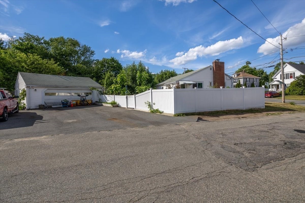 131 Longwood Ave Property Photo 37
