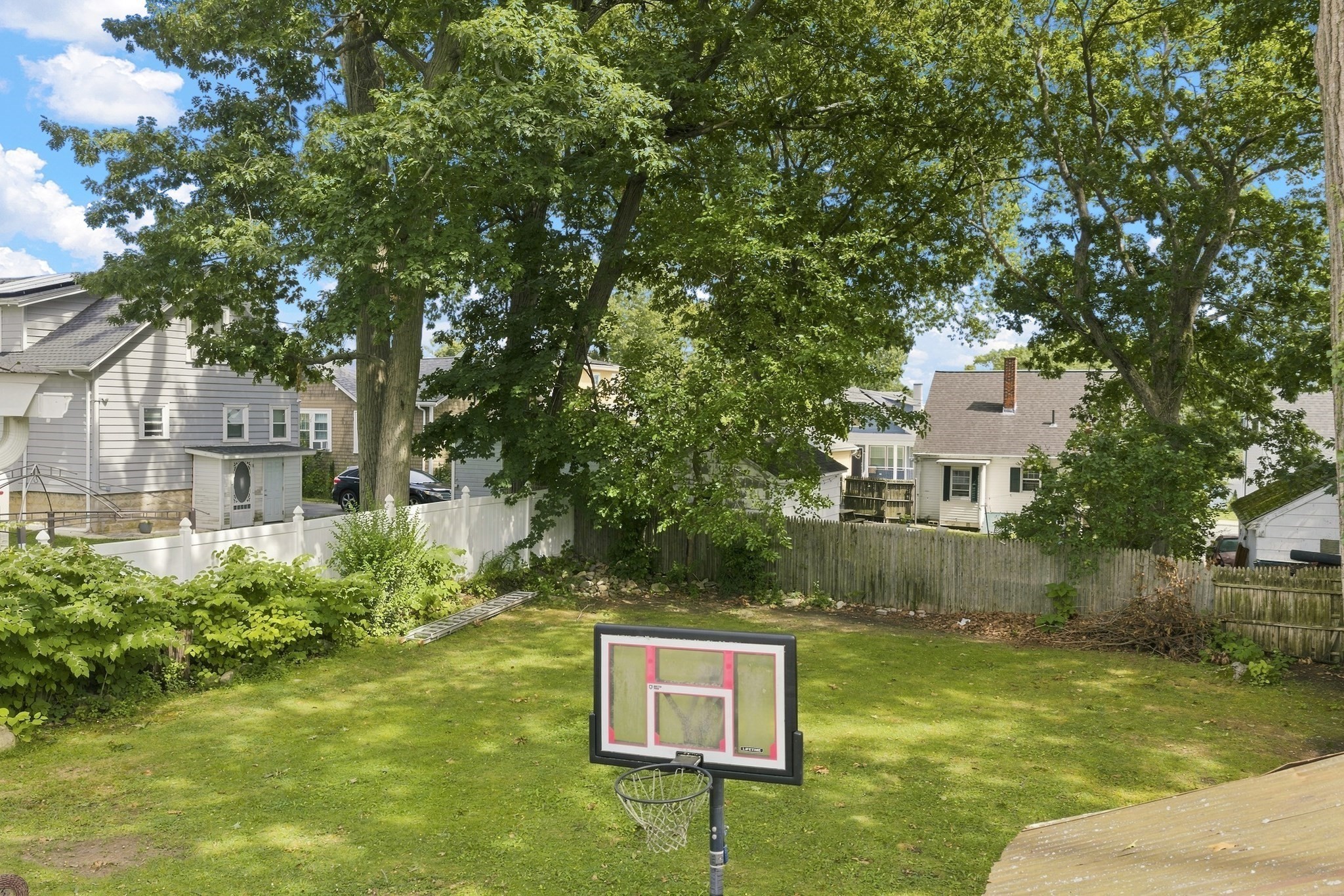 253 Garden St Property Photo 9