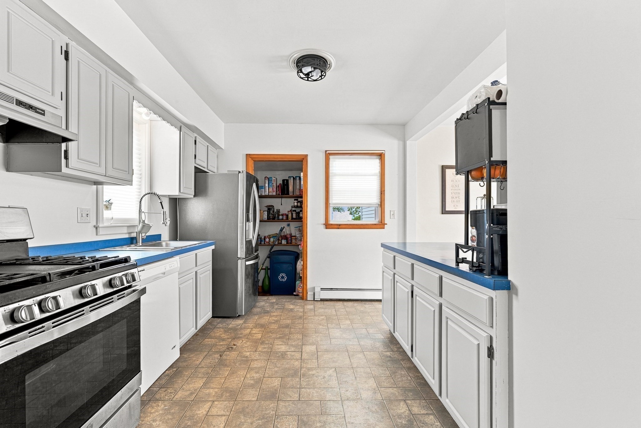 253 Garden St Property Photo 17