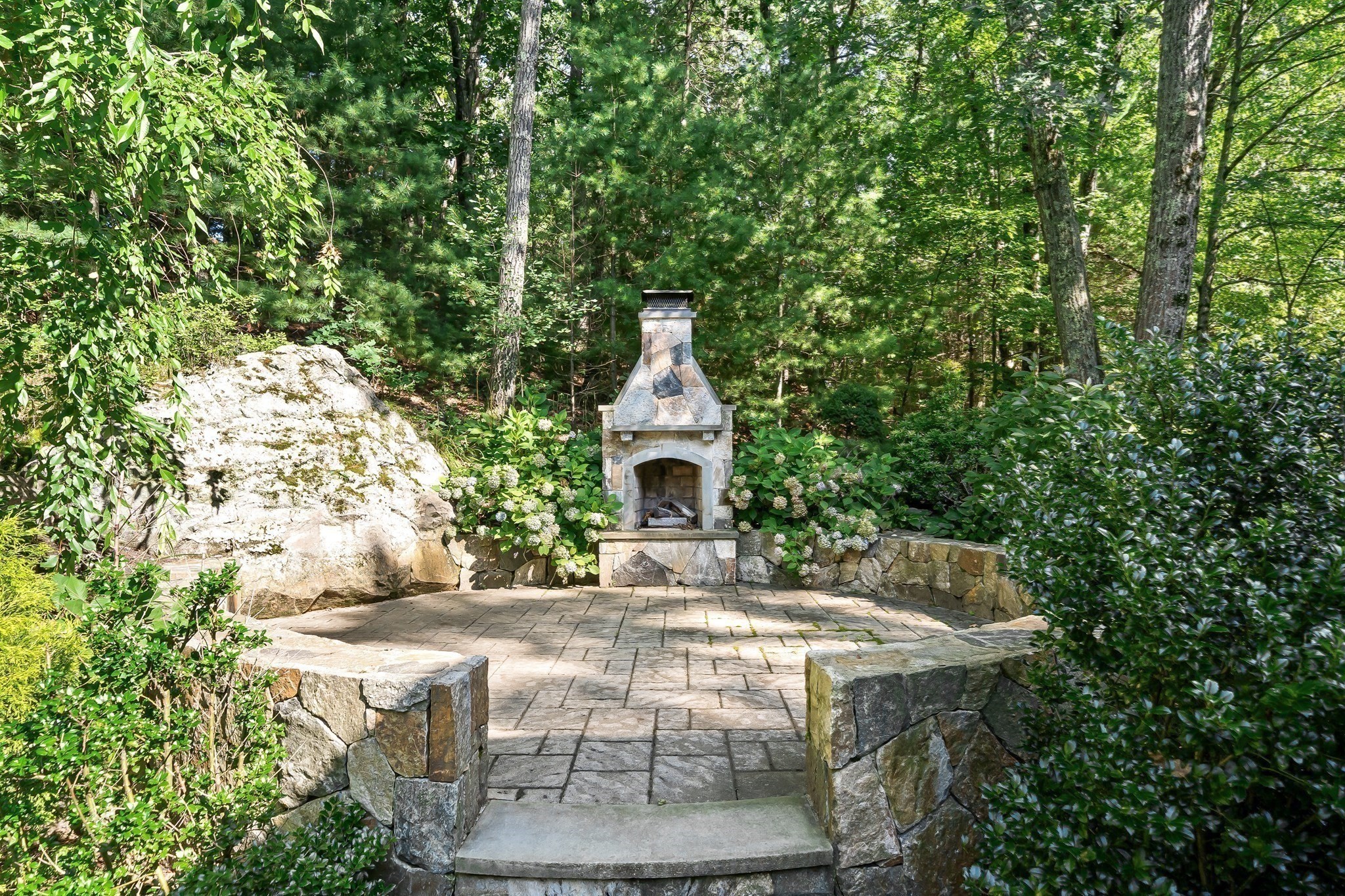 20 Rolling Ln Property Photo 35