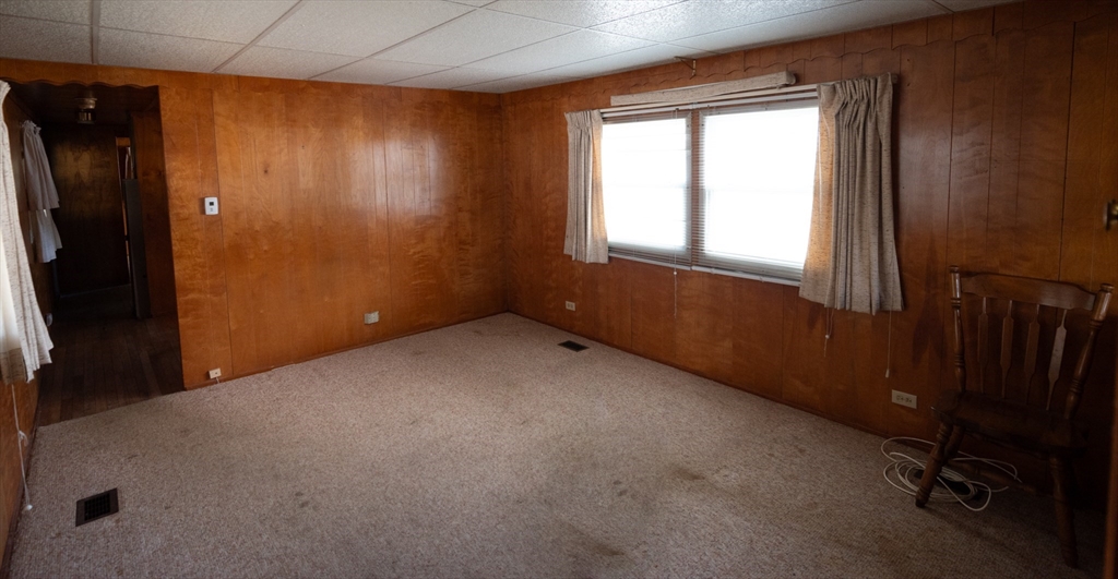 276 Lunenburg St Property Photo 6