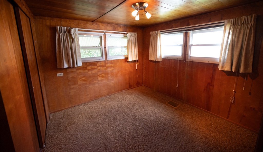 276 Lunenburg St Property Photo 9