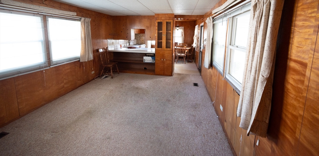 276 Lunenburg St Property Photo 10