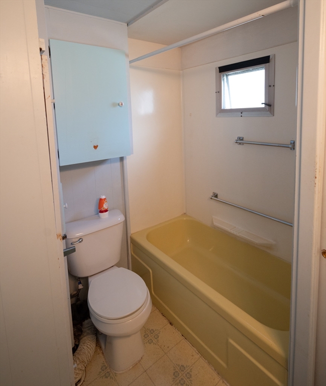 276 Lunenburg St Property Photo 14