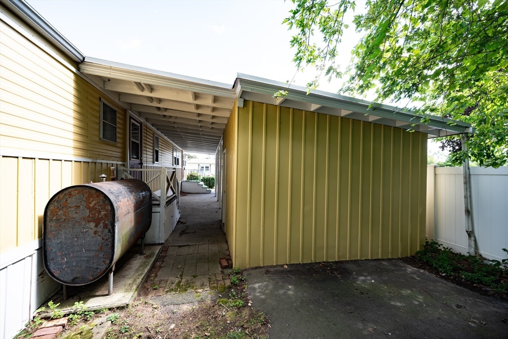 276 Lunenburg St Property Photo 17