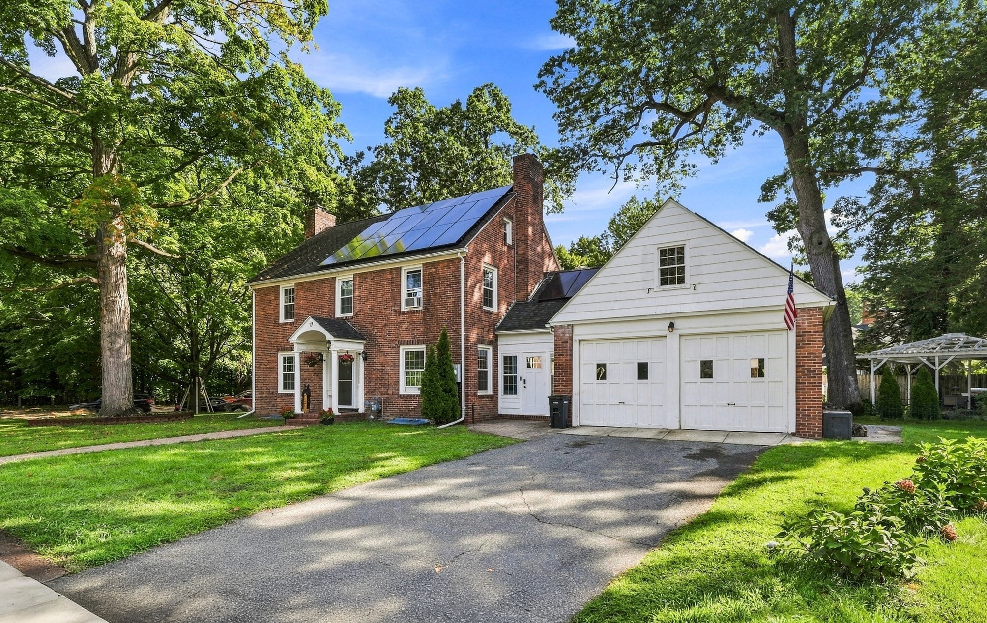 17 Longmeadow St Property Photo 1