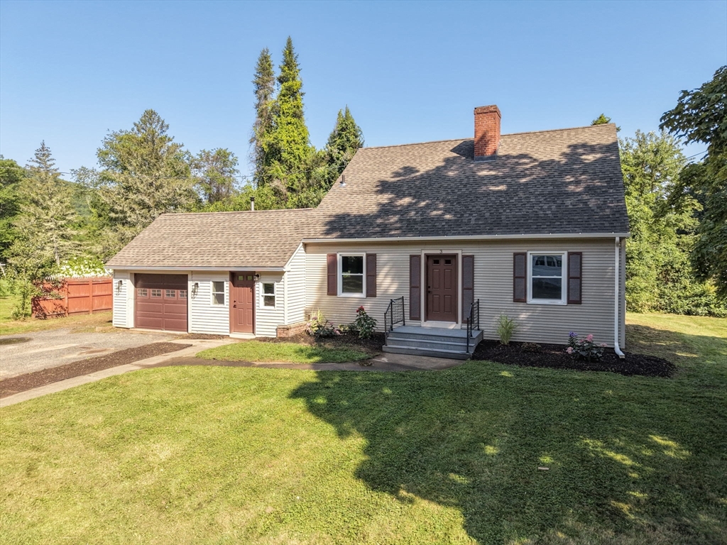 3 Maplelawn Dr Property Photo 1