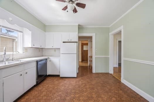 52 Elliott St. Property Photo 21