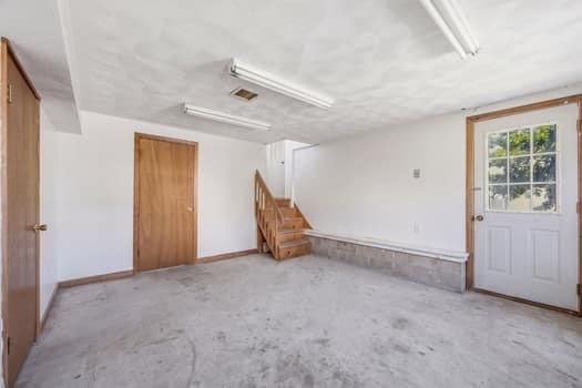52 Elliott St. Property Photo 24