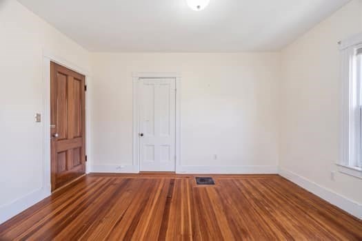 52 Elliott St. Property Photo 32