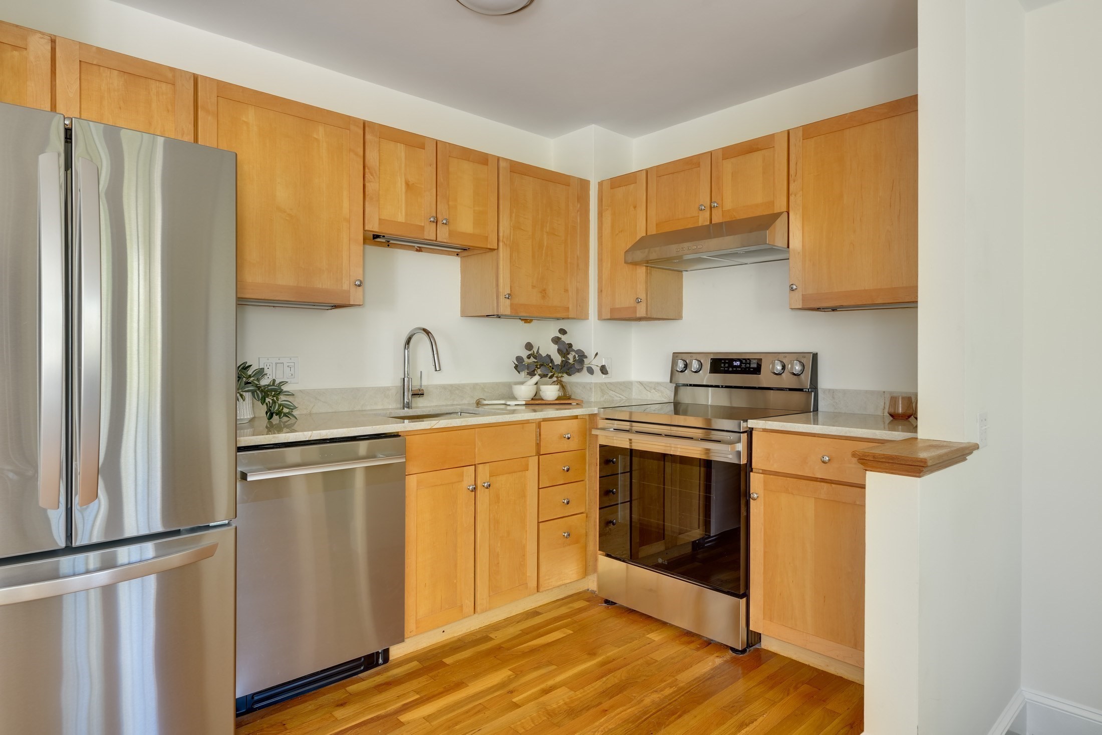 411 Norfolk Street # A Property Photo 4