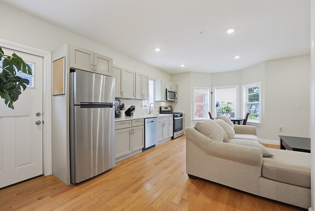 31 Saint Casimir Ave Property Photo 7