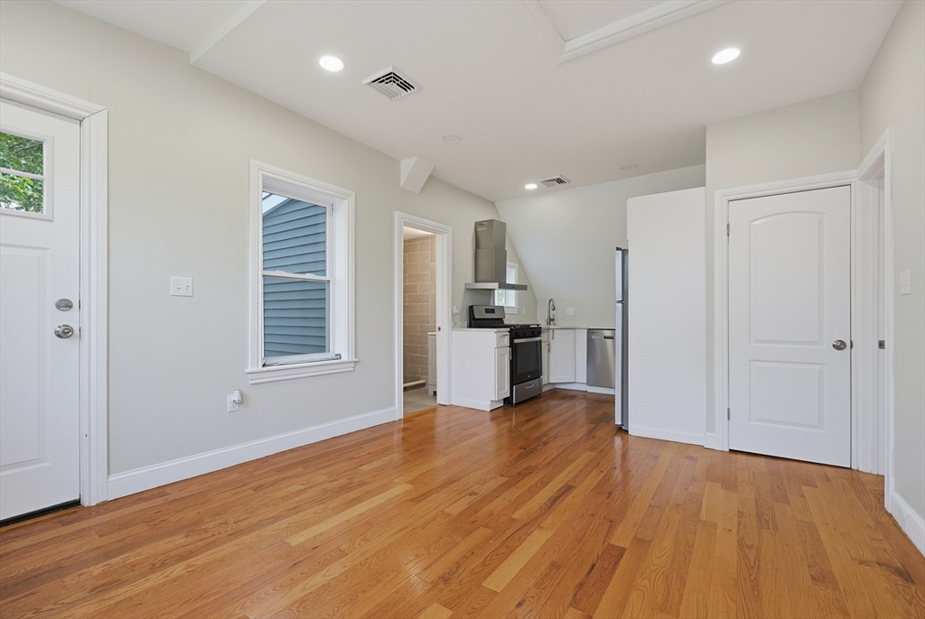 31 Saint Casimir Ave Property Photo 18