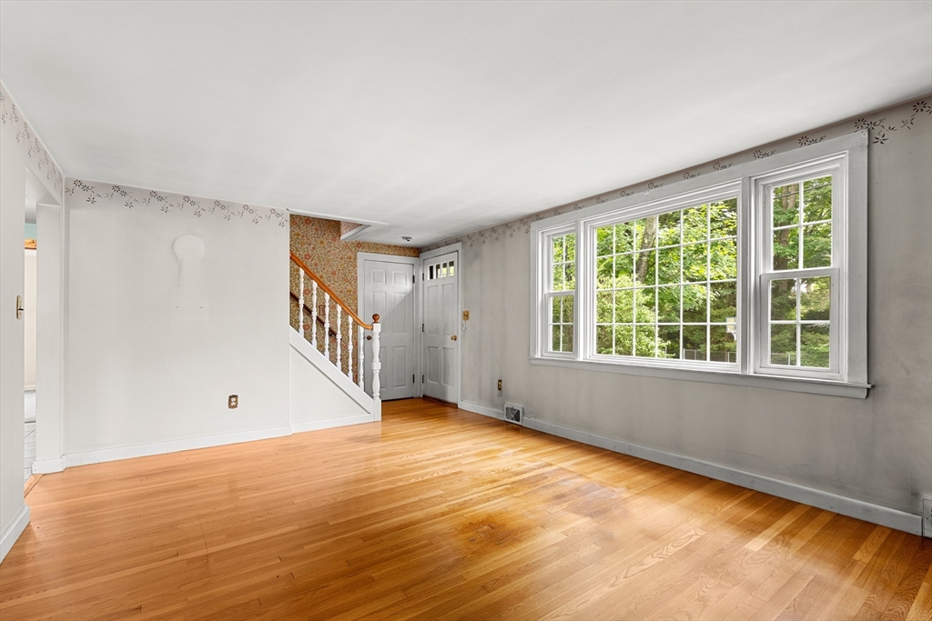 18 Iverson Rd Property Photo 6