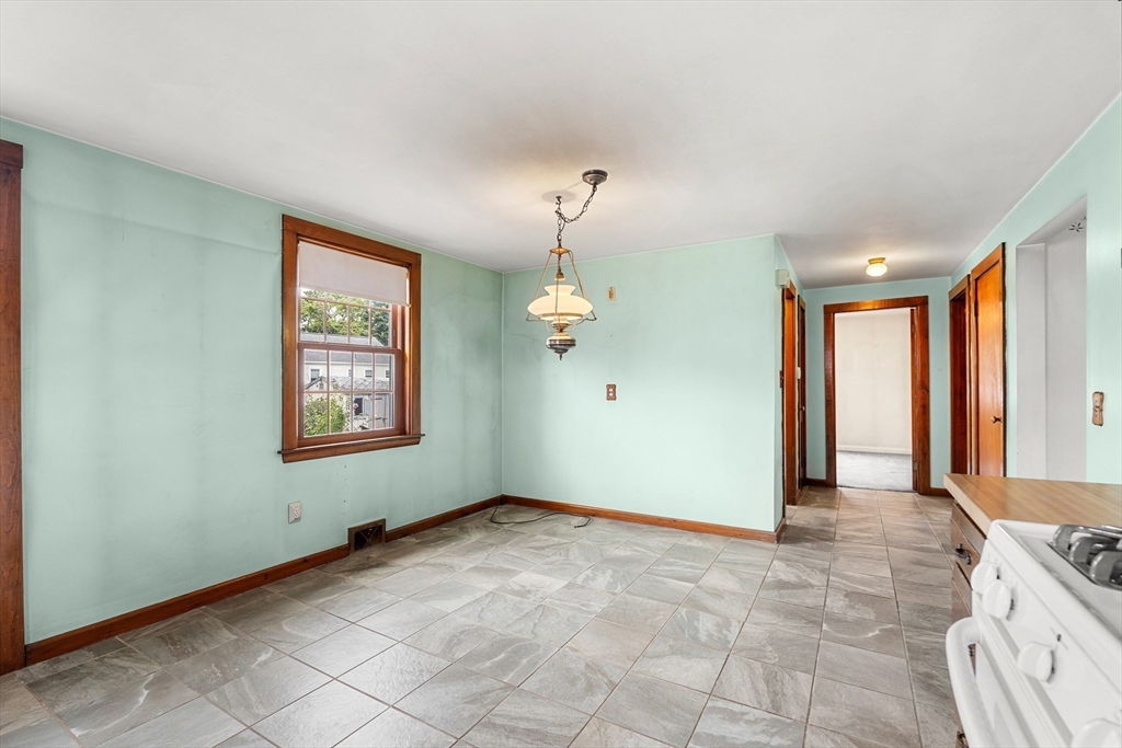 18 Iverson Rd Property Photo 12