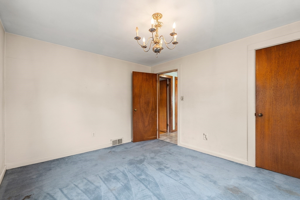 18 Iverson Rd Property Photo 16