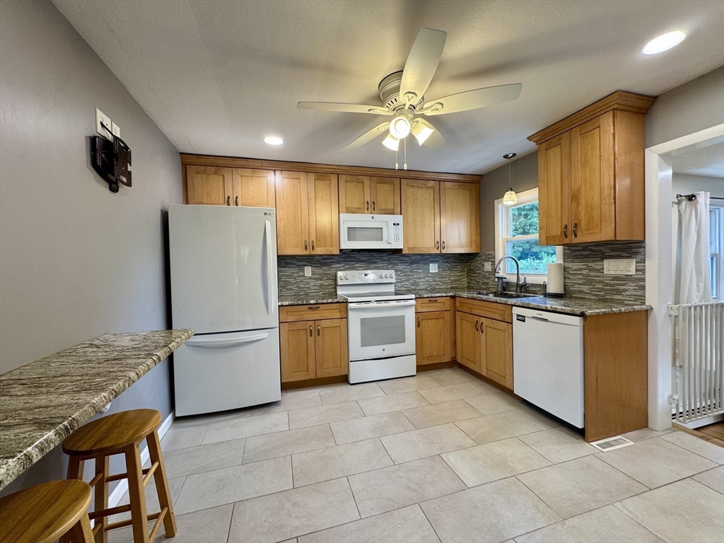 18 Cedar Oak Lane Property Photo 8