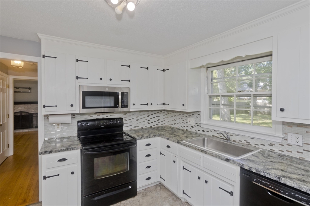 50 Crystal Brook Dr Property Photo 6