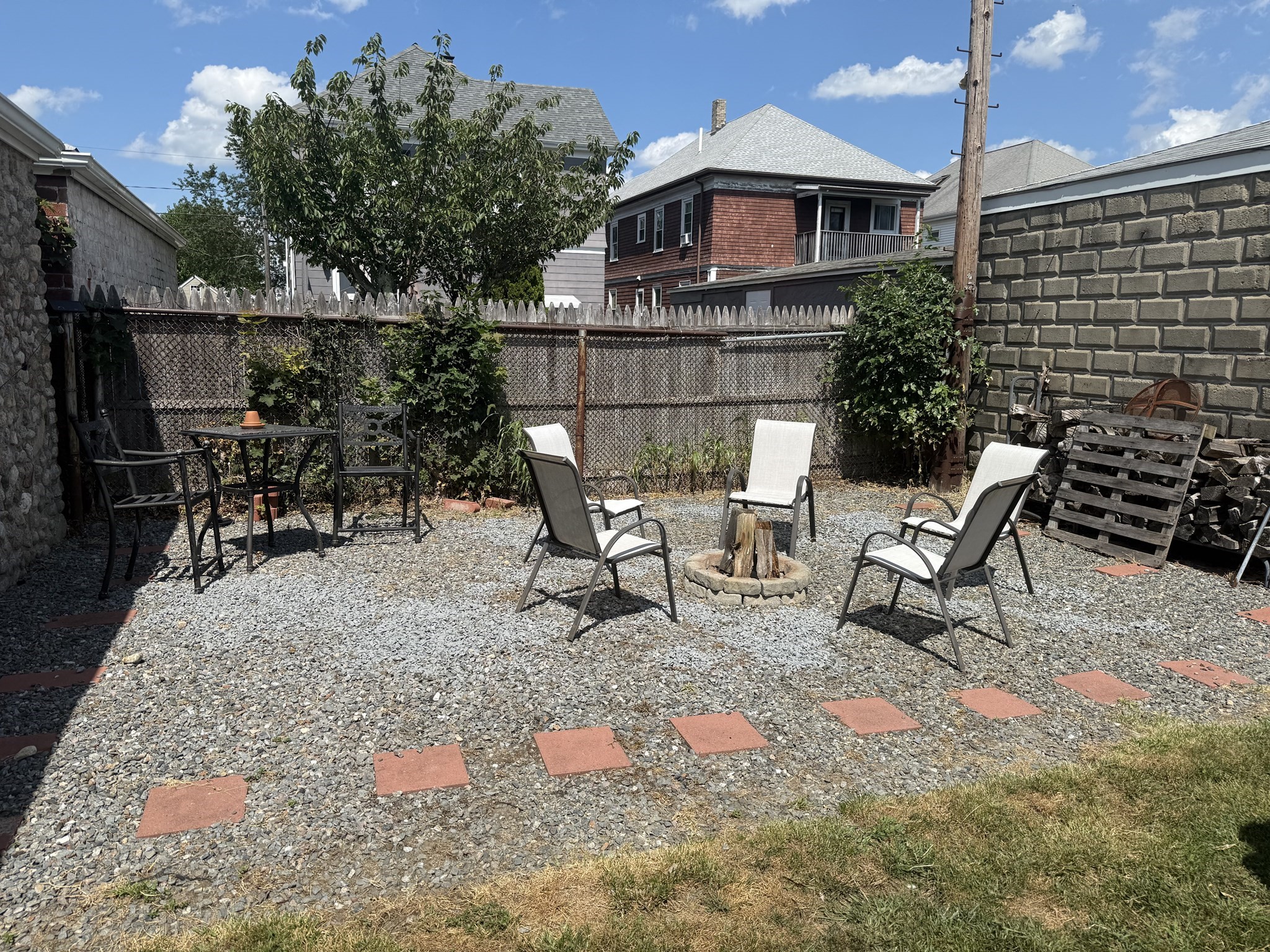273 Wood Street Property Photo 4