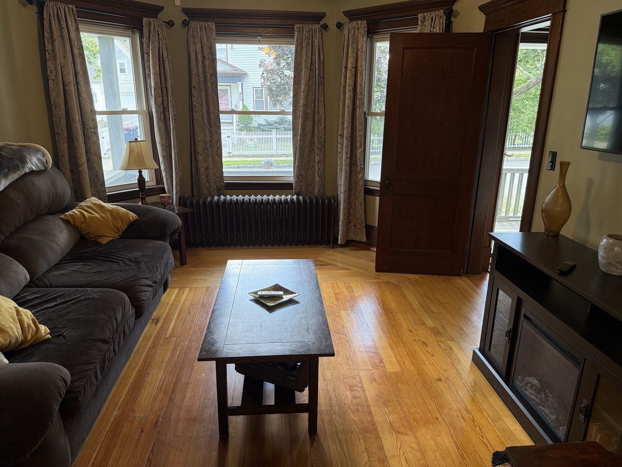 273 Wood Street Property Photo 9