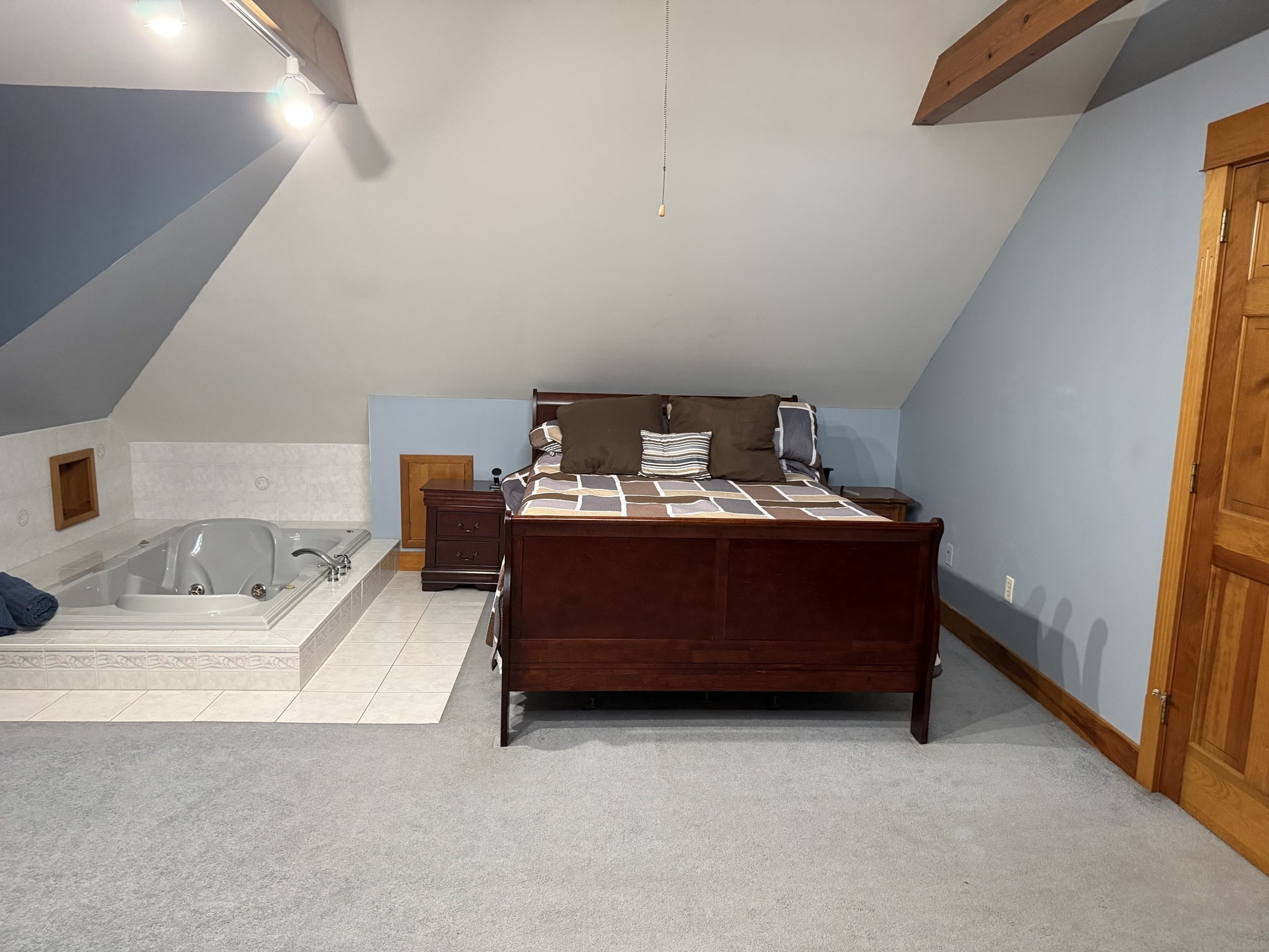 273 Wood Street Property Photo 16