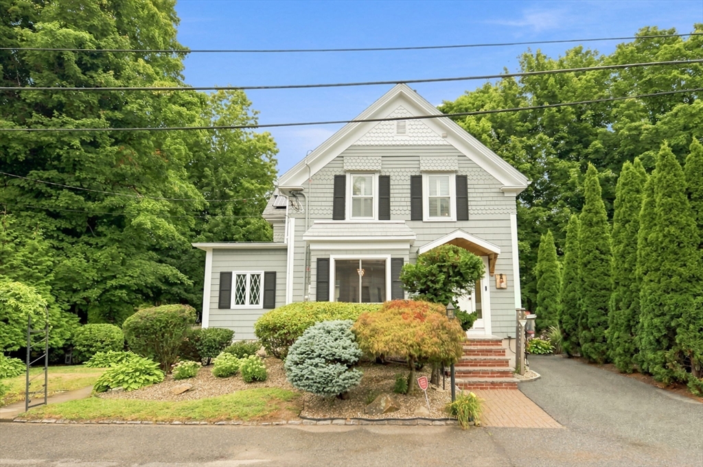 8 Charles St Property Photo 1